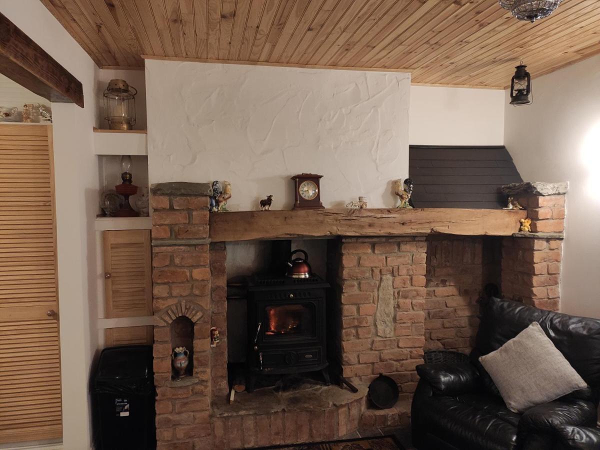 White Barn Cottage Clonmany Exterior photo